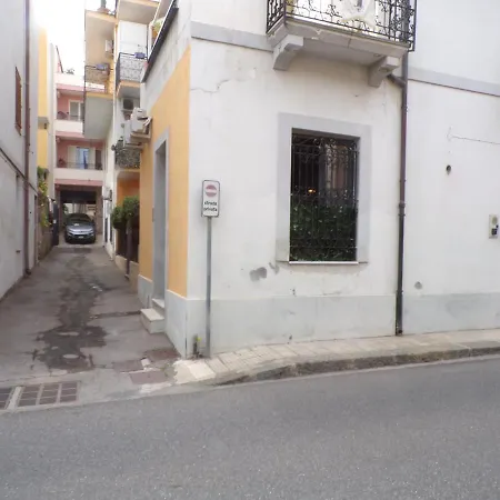 La Casa Del Limone - Via Umberto 477 Roccalumera